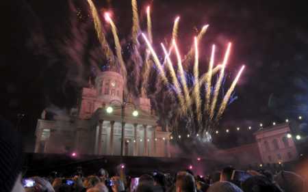 Finns welcome New Year with festivity