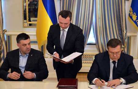 Ukrainian president, opposition sign deal to end crisis