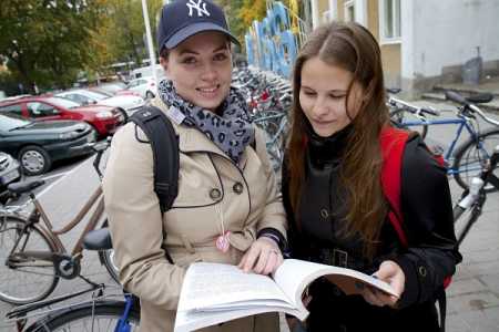 Foreign students need more support in higher education: study
