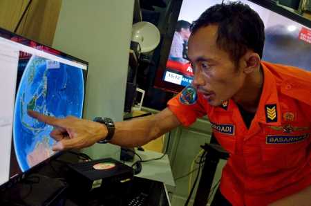 AirAsia plane with 162 people on board loses contact in Indonesia