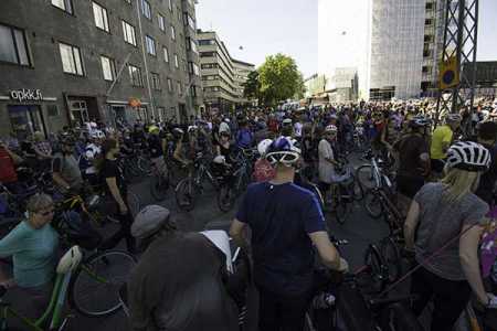 Hundreds of cyclists demo for road safety