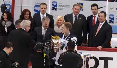 Finns clinch world junior ice hockey title