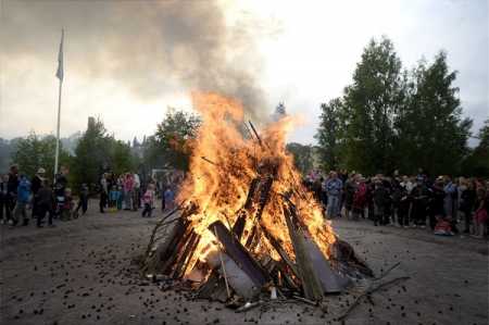 Juhannus celebrations begin across country