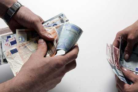 20% of Finns spend salary beforehand