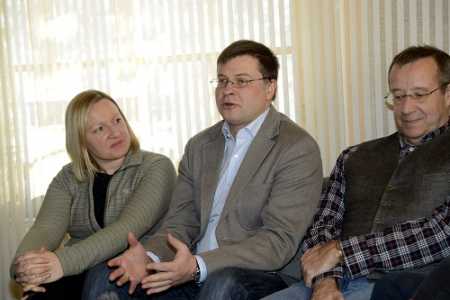From left to right- Irish Minister of European Affairs Lucinda Creighton, Prime Minister of Latvia Valdis Dombrovskis and President of Estonia Toomas Hendrik Ilves During the press conference after the informal meeting in Lapland Saariselka, Ivalo, Finland on Sunday. Photo Lehtikuva