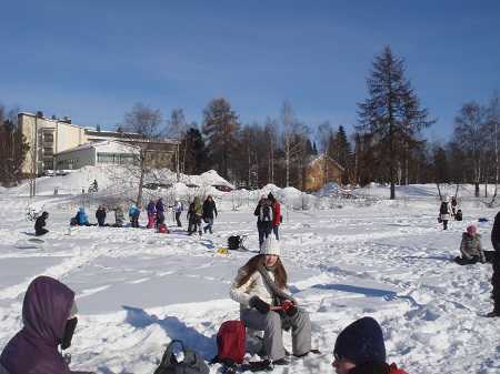 Easter holidays amidst sun bring people outside