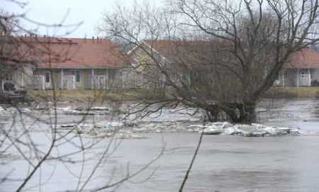 Decade’s worst flood hits hard southwest