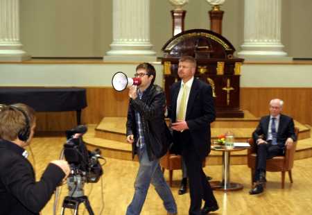 Protesters disrupt EU president’s programme