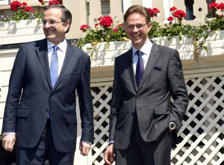 The Prime Ministers in front of residence of Katainen. Photo Lehtikuva