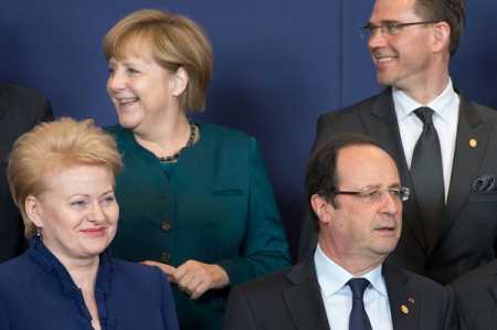 File Picture, (down L-R) Lithuanian President Dalia Grybauskaite, French President Francois Hollande ; (up L) German Chancellor Angela Merkel and Finnish Prime Minister Jyrki Katainen pose during a family photo of the European Union leaders summit at the EU headquarters on May 22, 2013 in Brussels. EU leaders aim to revamp energy policy at a summit Wednesday amid fears a US-led revolution in shale oil and gas development will reshape the global economy and leave Europe far behind. Photo AFP-Lehtikuva