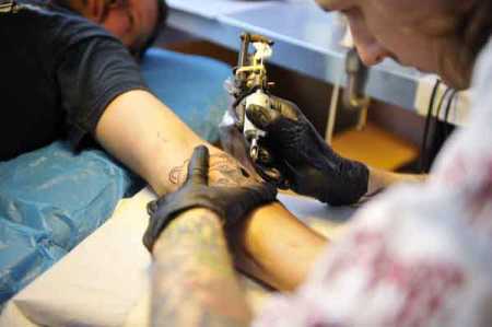 Tattoo colours may cause skin cancer: Research report