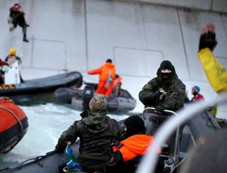 Russian coastguards arrest Finn, other Greenpeace members