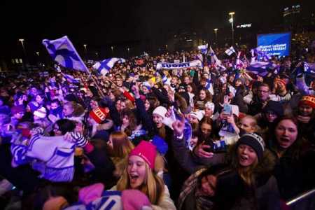 Grand reception to youth Ice Hockey heroes