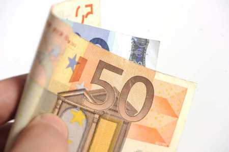 Corruption costs EU 120 billion EUR each year: report