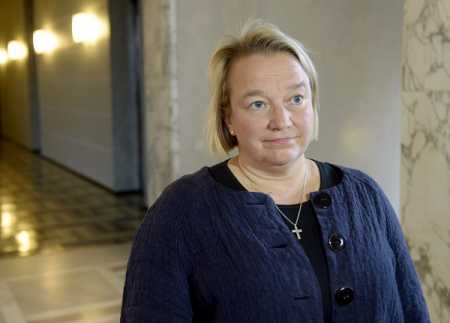 Decision to increase assistants for ministers criticised