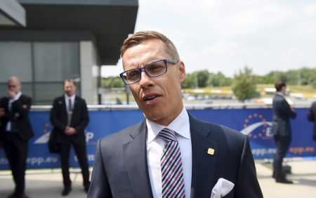Prime Minister Alexander Stubb speaks to reporters in Kortrijk in Belgium on Thursday. Stubb to attend the summit of EU leaders in Brussels. Photo Lehtikuva.