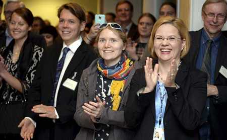 Philae makes first-ever comet landing
