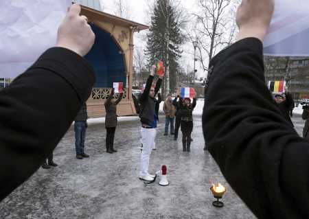 Perussuomalaiset youth faction burns EU flag