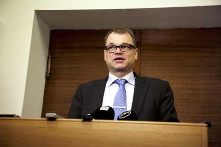 Keskusta chief Juha Sipilä spoke to the media on Monday. Photo Lehtikuva.