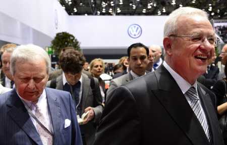 CEO of German car maker Volkswagen (VW), Martin Winterkorn (R), and the Chairman of the Supervisory Board of German car maker Porsche, Wolfgang Porsche (L) attend a tour at the Volkswagen group showroom prior to the shareholders' annual general meeting of Volkswagen AG in Hanover, central Germany, on May 5, 2015. German auto giant Volkswagen held its first ordinary shareholders' annual general meeting since a bitter power struggle at the top of the company led to the resignation of VW patriarch Ferdinand Piech as supervisory board head. Photo AFP-LEHTIKUVA