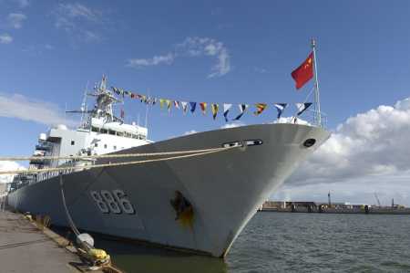 Chinese naval vessels arrived at the Western Harbor in Helsinki on Friday morning. Photo LEHTIKUVA