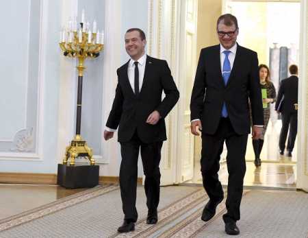 Prime Minister Juha Sipilä and his Russian counterpart Dmitry Medvedev. File Photo Lehtikuva.